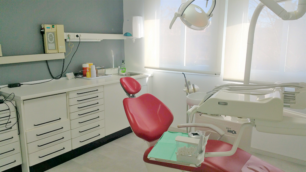 consulta clínica dental instrumentos